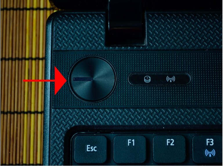 Почему не включается ноутбук кнопкой включение. Кнопка включения ноутбука. ASUS синий чёрный экран с кнопками что делать.